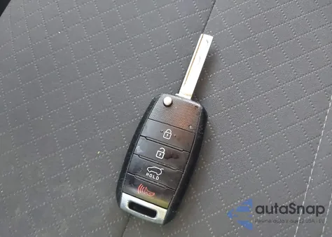 2019 Kia Sorento 2.4L L z USA, uszkodzony, nr VIN 5XYPG4A30KG610696